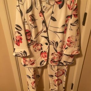 Joseph Ribkoff floral pants suit. BNWT. Jacket size 14 and pants size 12.